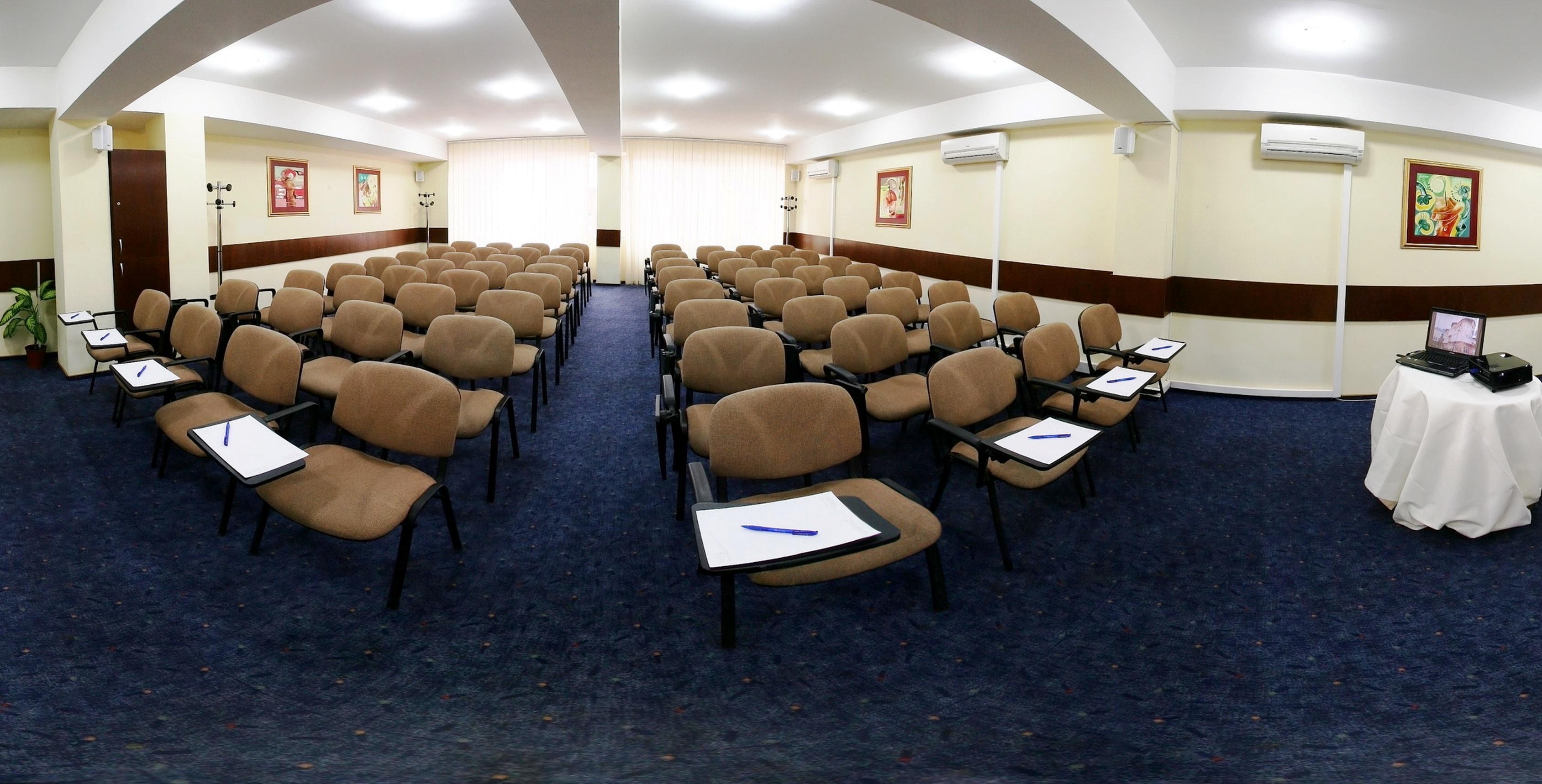 Premier Khách sạn 4*