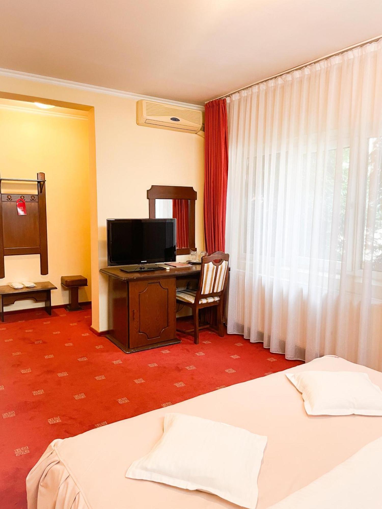 Premier Khách sạn 4*
