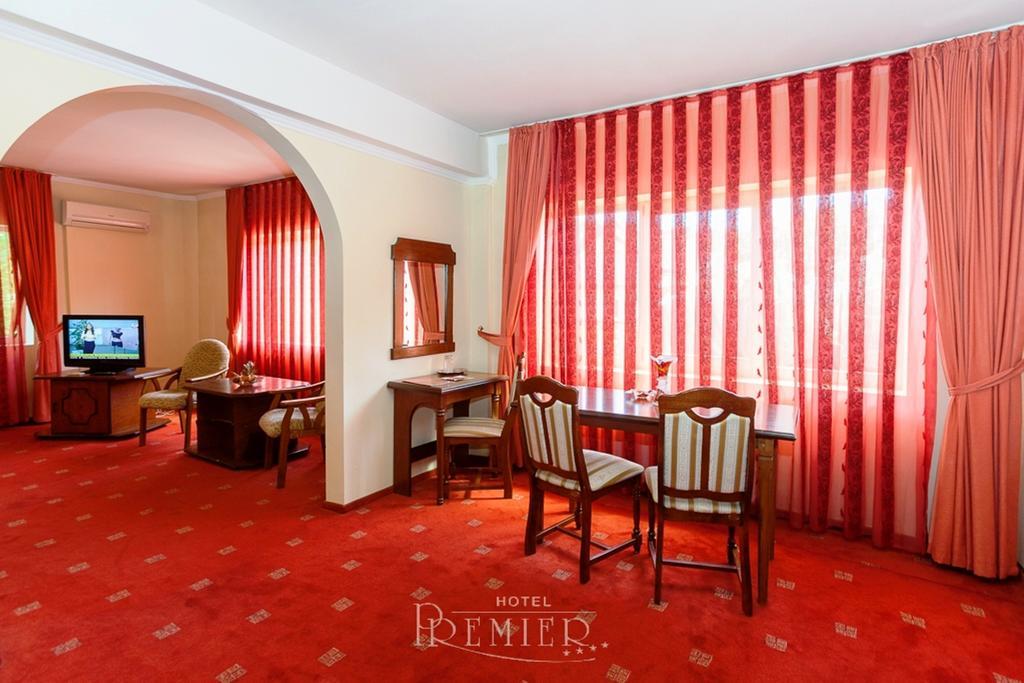 Premier Khách sạn 4*